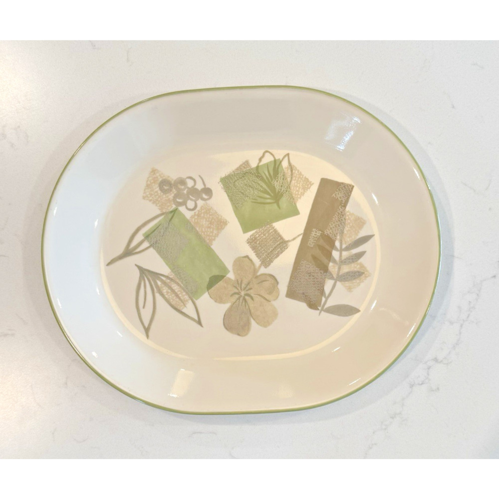 Corelle TEXTURED LEAVES Pattern Oval Serving Platter 12"x10" Green Rim Retired